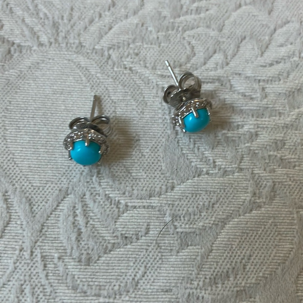 Sleeping beauty stud style earrings with large posts & faux diamond 💎 setting